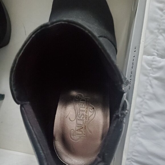 Heel Bootie Size 9 - Picture 2 of 7